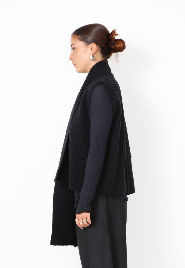 Sort Aarhus - Knitted vest in merino wool