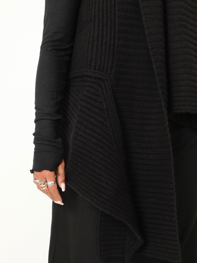 Sort Aarhus - Knitted vest in merino wool