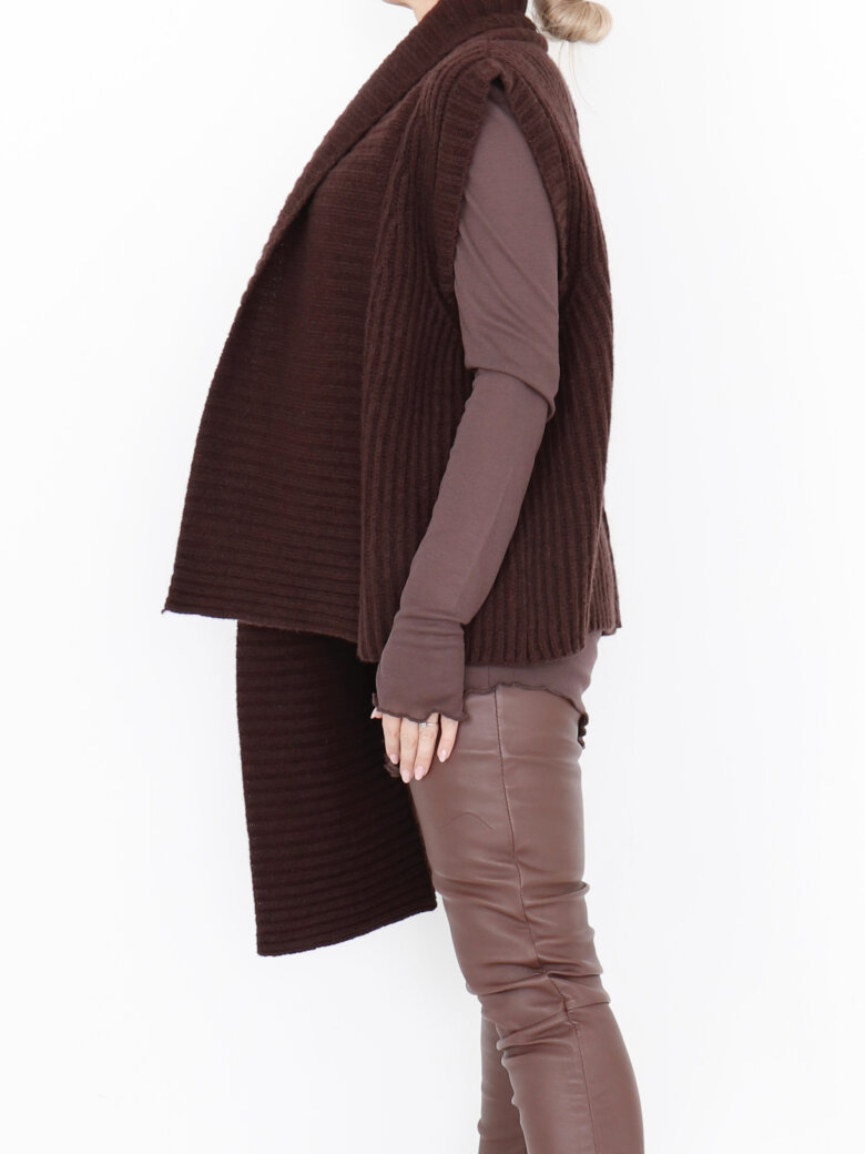 Sort Aarhus - Knitted vest in merino wool