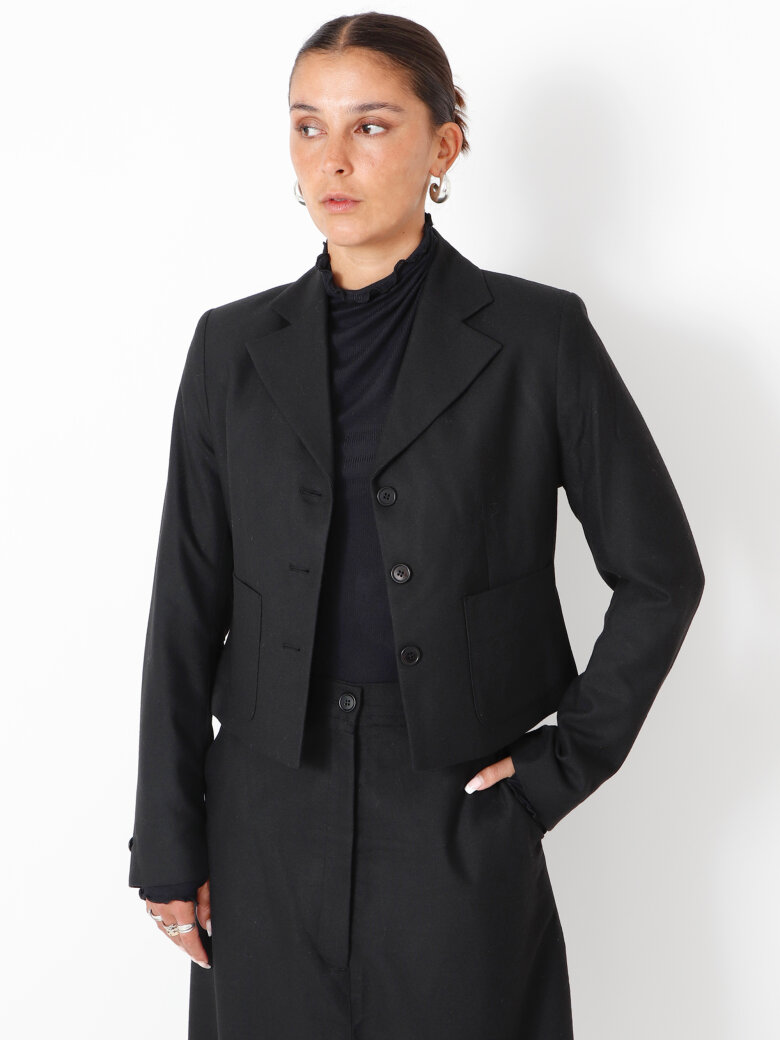 Sort Aarhus - Cropped blazer i uldblanding