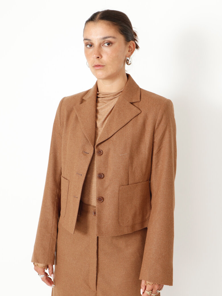 Sort Aarhus - Cropped blazer i uldblanding