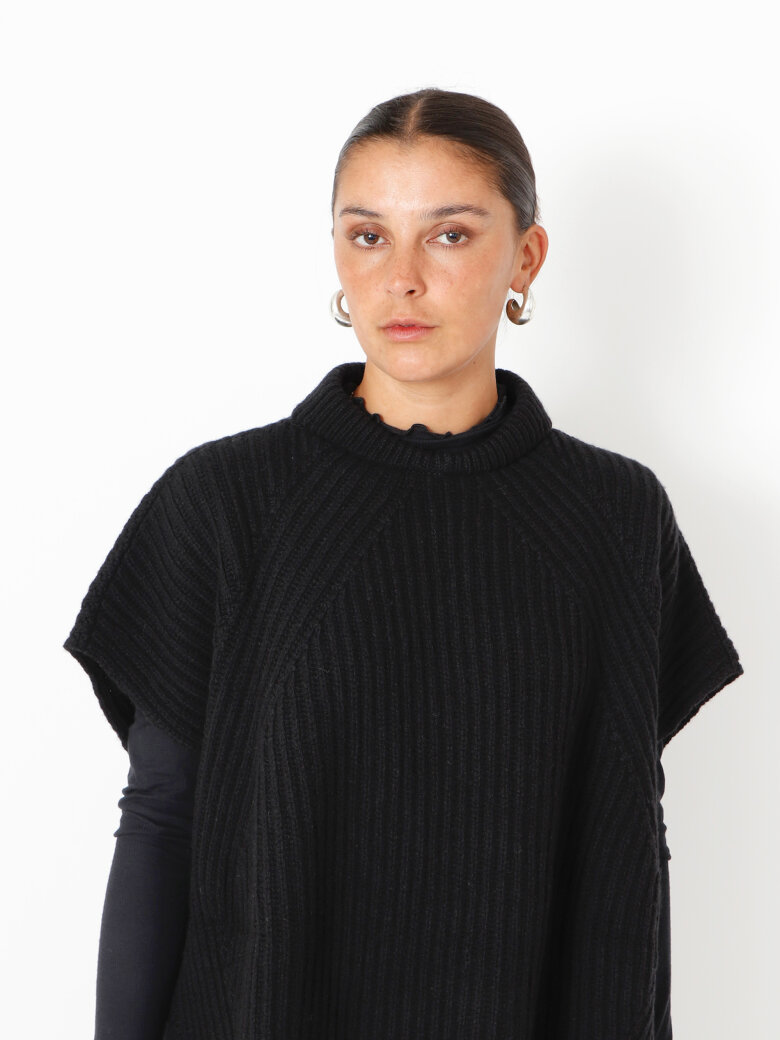 Sort Aarhus - Knitted oversize vest