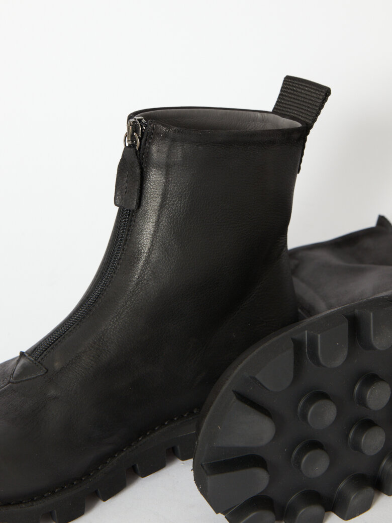 Lofina - PRE ORDER! Støvle med front-lynlås