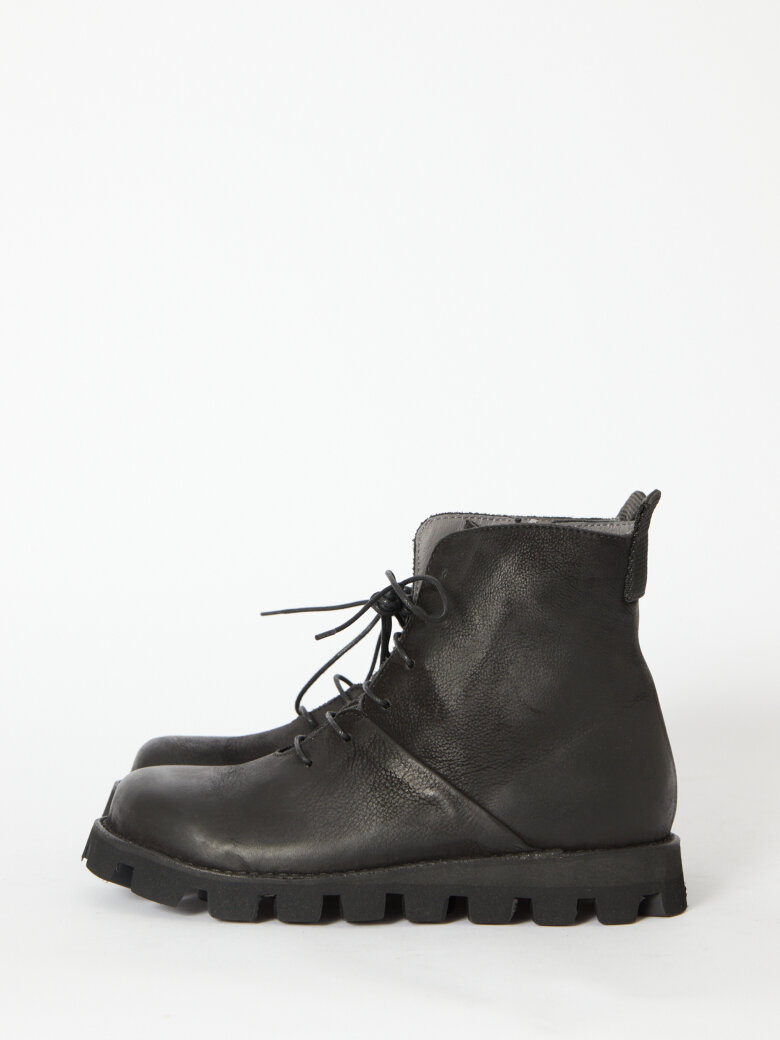 Lofina - PRE ORDER! Støvle med snøre