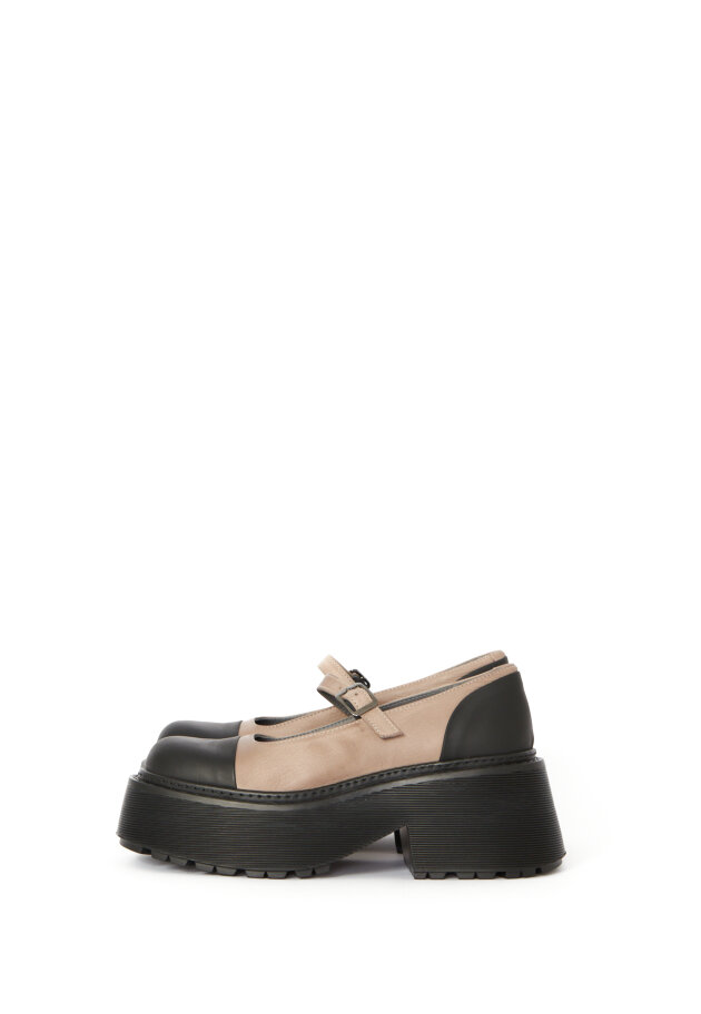 Sort Aarhus - Sort Aarhus shoe with feminine buckle Sort Aarhus - Sort Aarhus shoe with feminine buckle