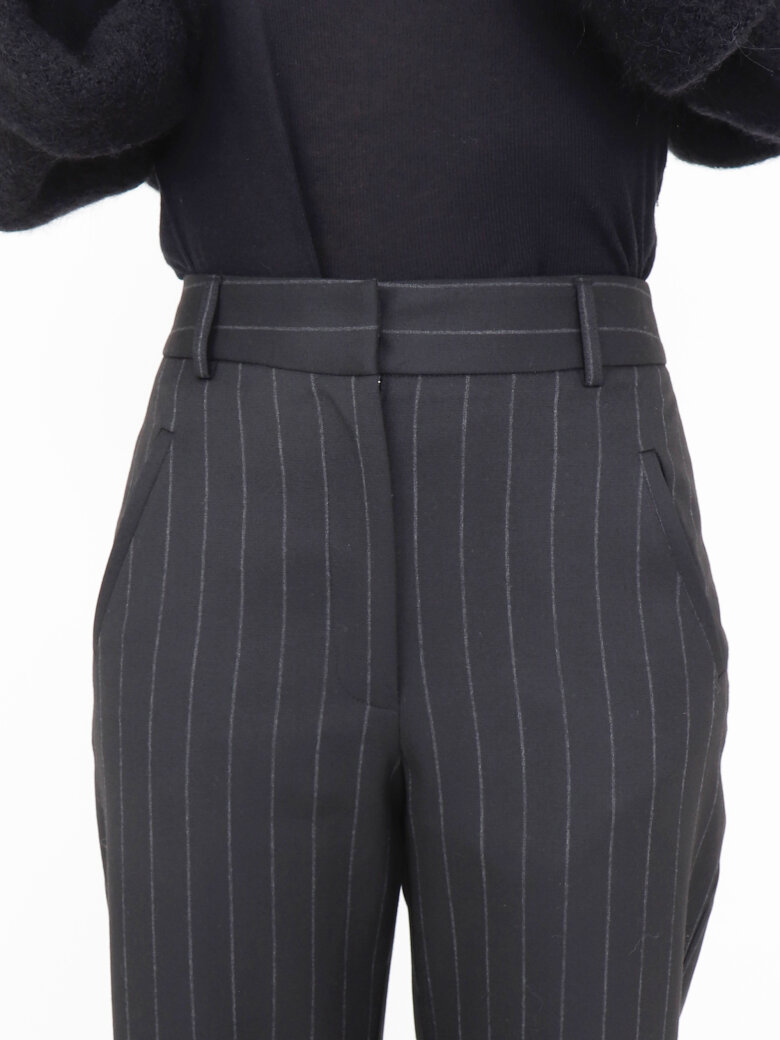 Sort Aarhus - 3/4 length cuffed pants with pockets