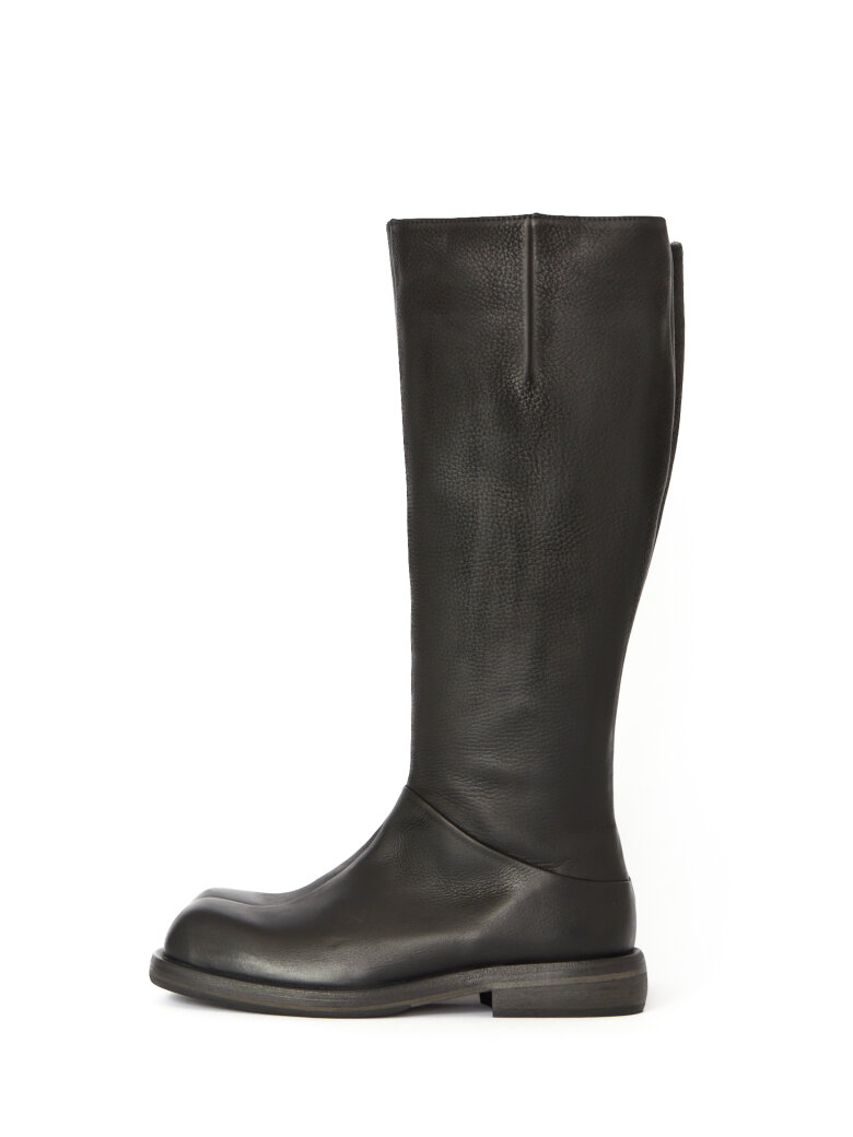 Lofina - Long boot with zipper and a leather sole