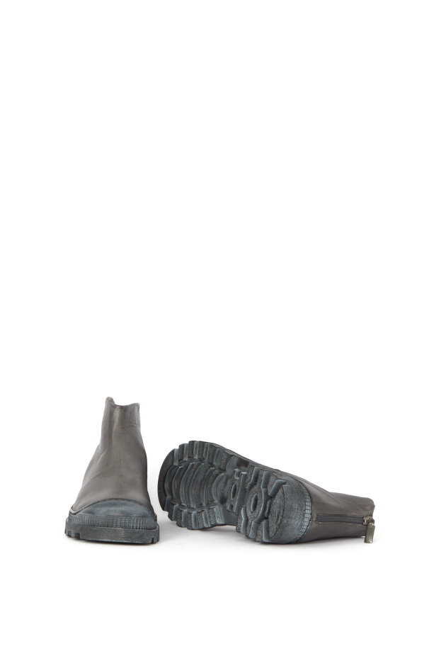 Lofina - Short boot with zipper