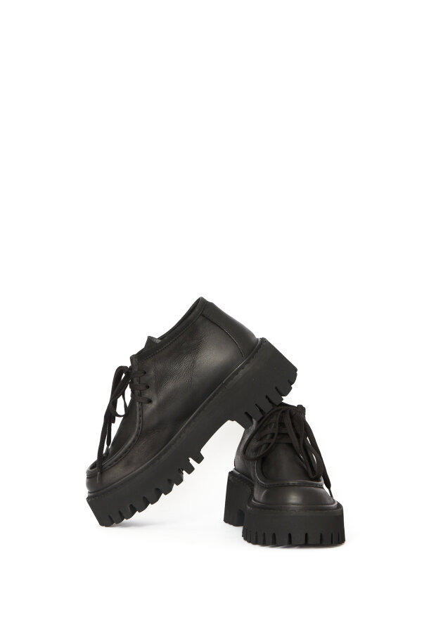 Lofina - Shoe with laces