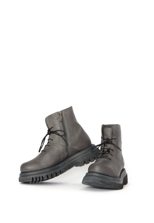 Lofina - Boot with laces and zipper