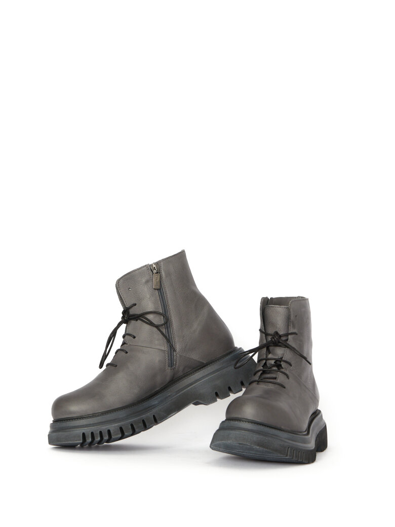 Lofina - Boot with laces and zipper