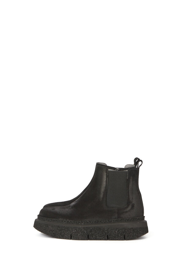 Lofina - Low boot in suede with zipper and elastics Lofina - Low boot in suede with zipper and elastics
