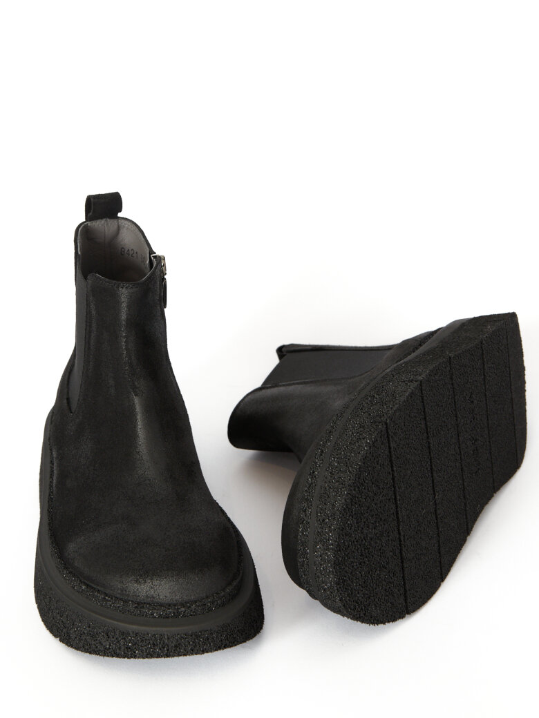Lofina - Low boot in suede with zipper and elastics