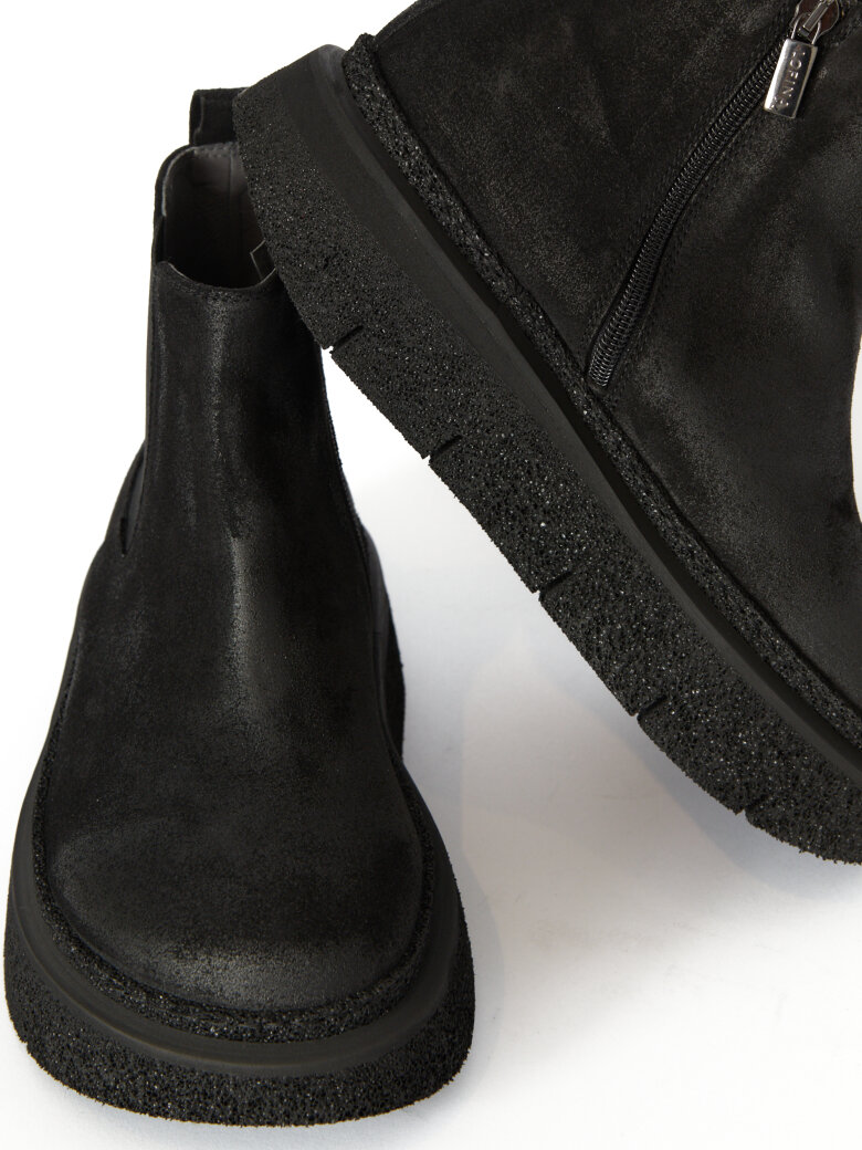 Lofina - Low boot in suede with zipper and elastics