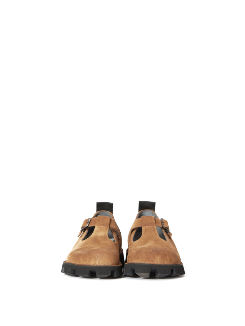 Lofina - Shoe with a buckle