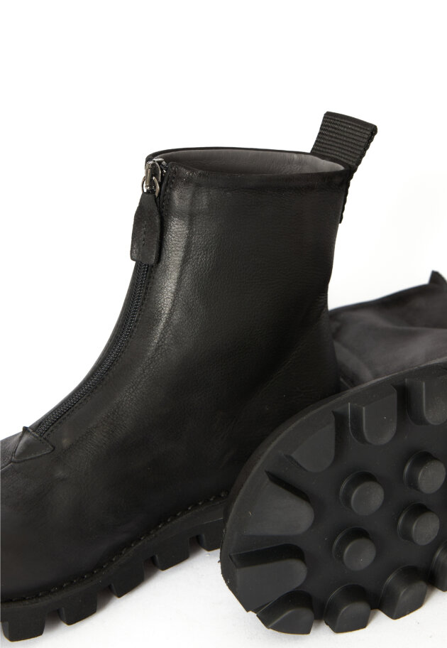 Lofina - Boot with front zipper