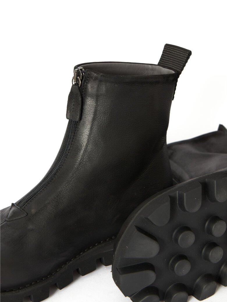 Lofina - Boot with front zipper