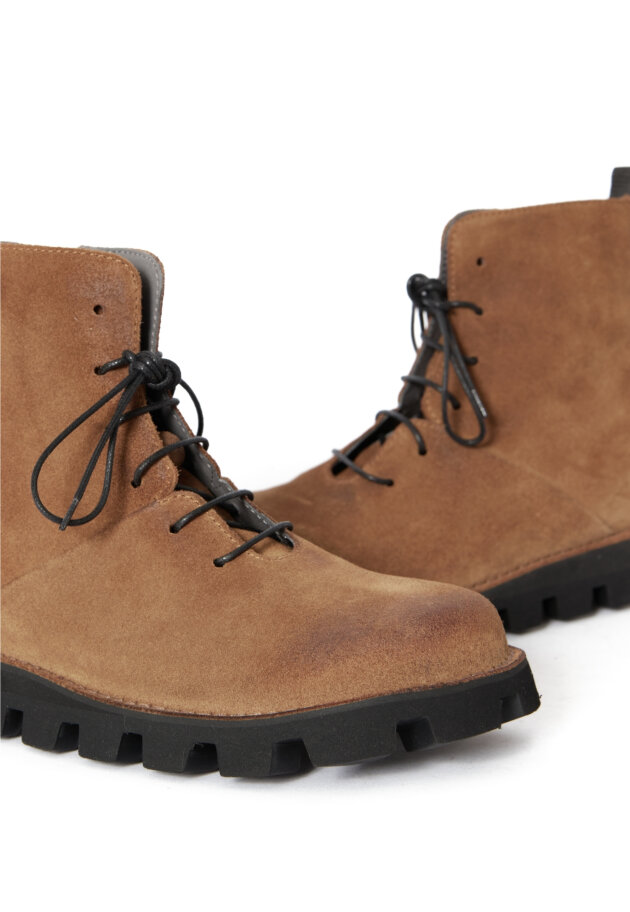 Lofina - Boot in suede with laces Lofina - Boot in suede with laces