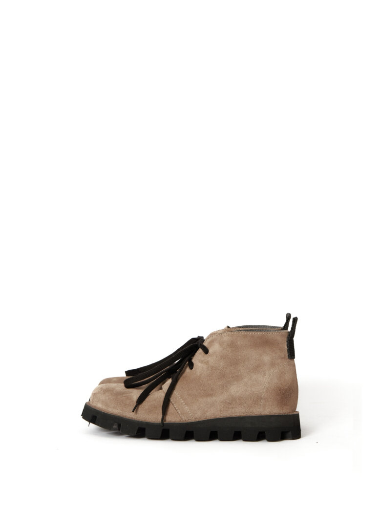 Lofina - Short boot in suede with laces