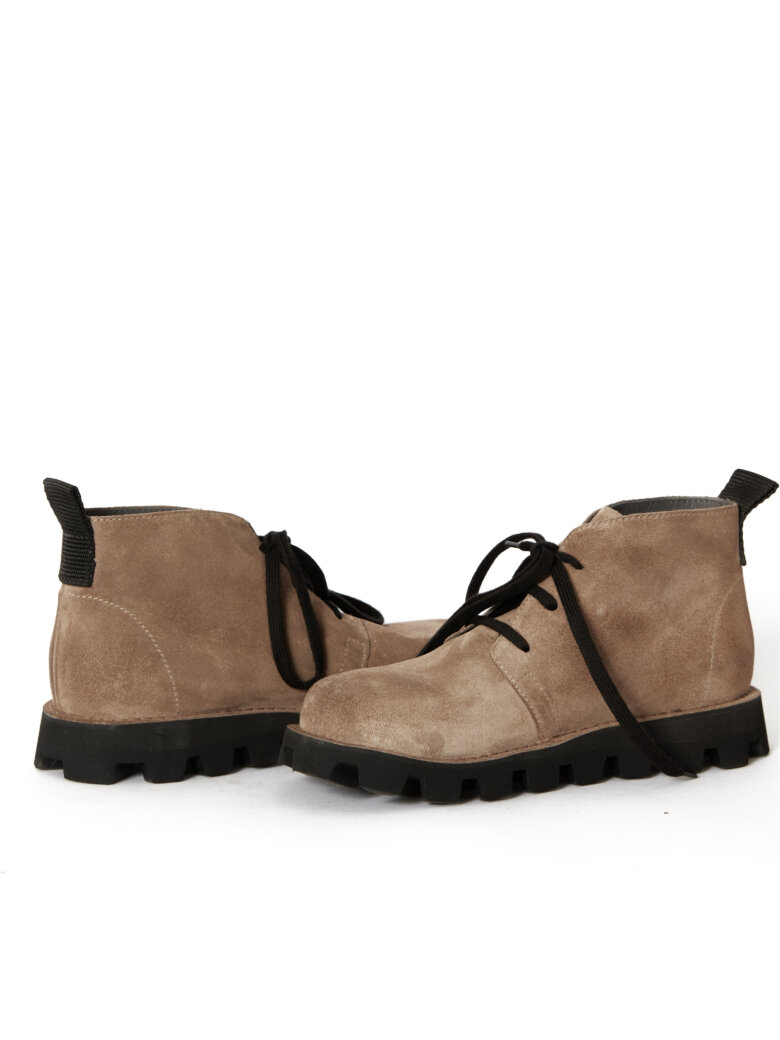 Lofina - Short boot in suede with laces
