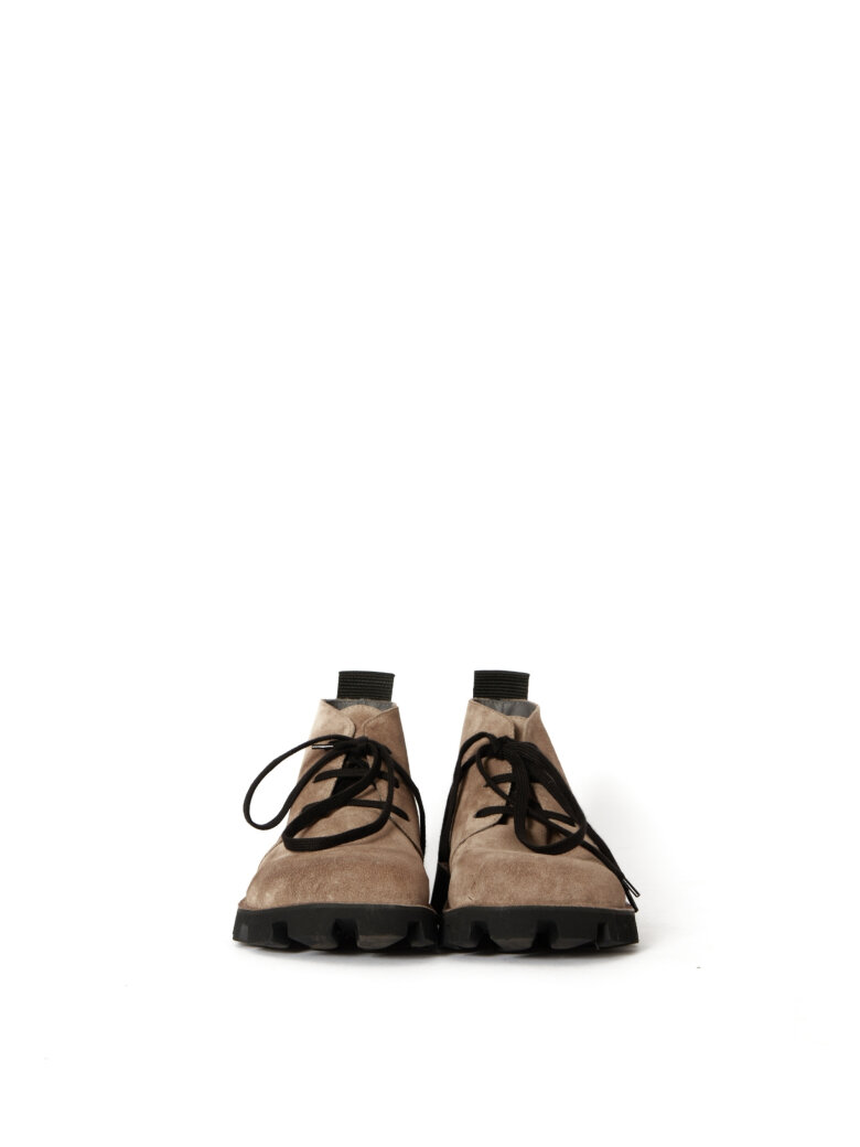 Lofina - Short boot in suede with laces