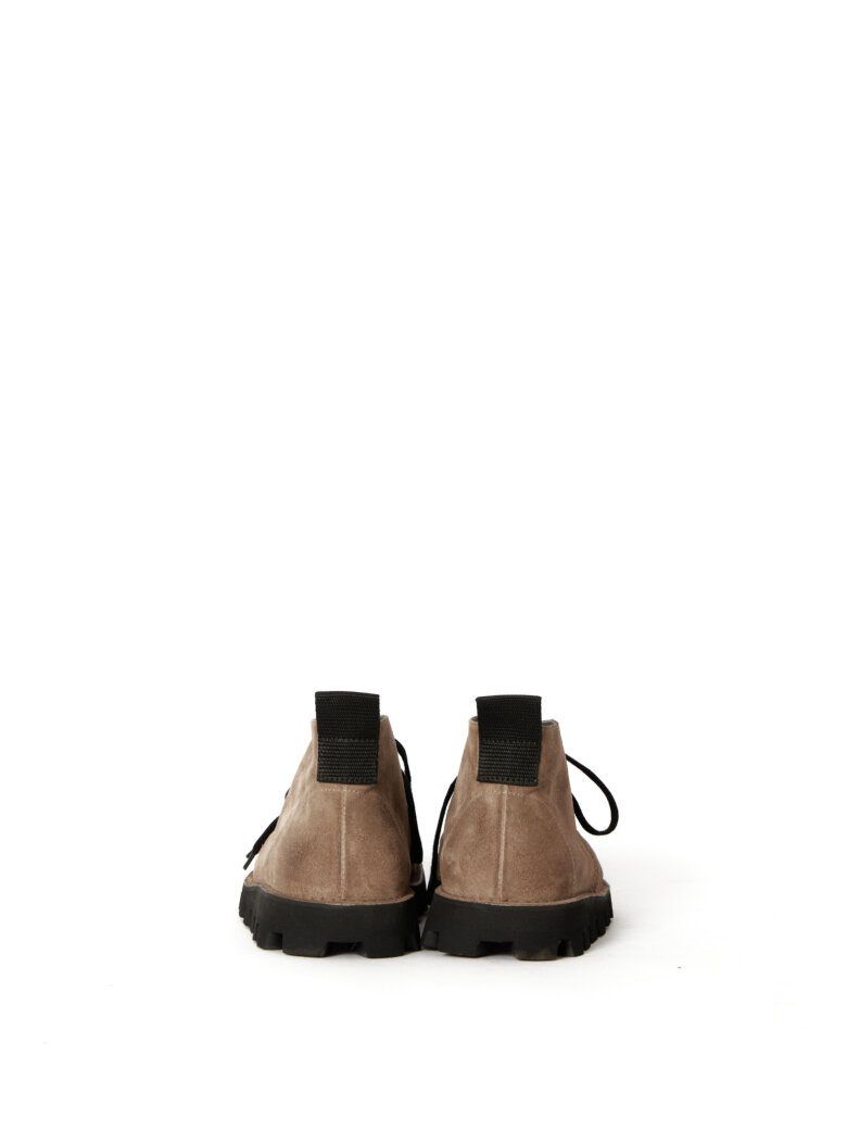 Lofina - Short boot in suede with laces