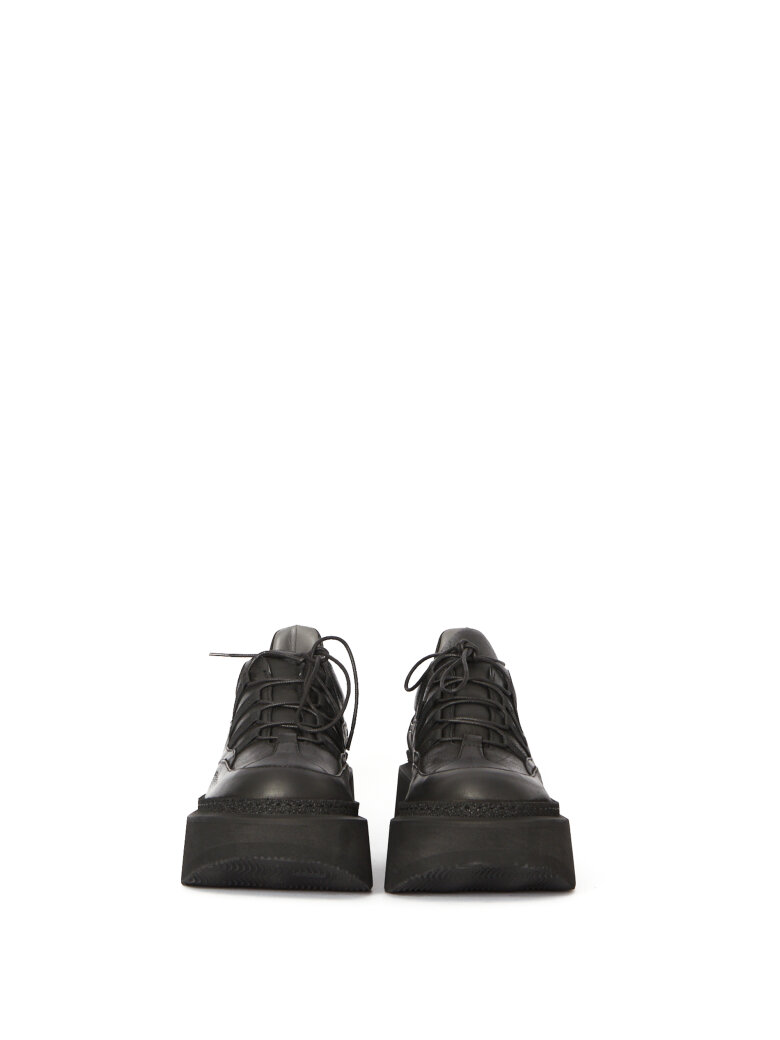 Lofina - Shoe with laces