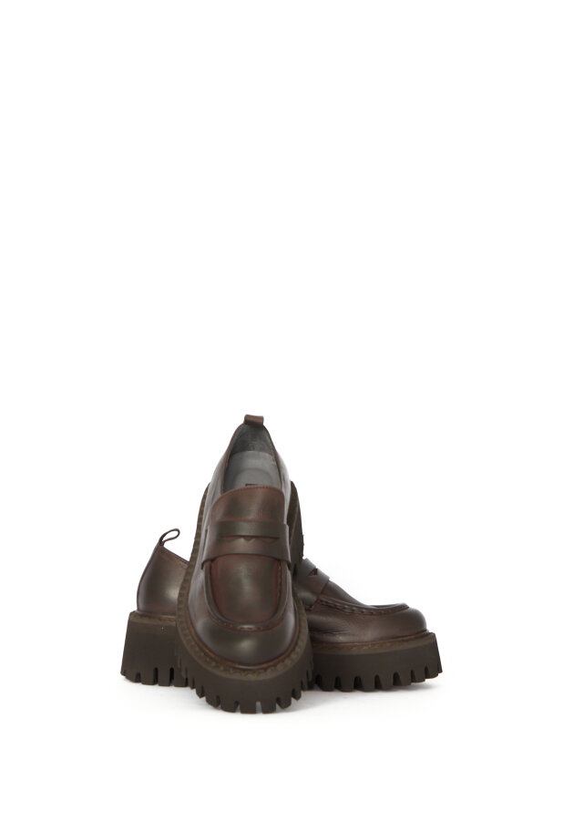 Lofina - Modern loafer in calfskin