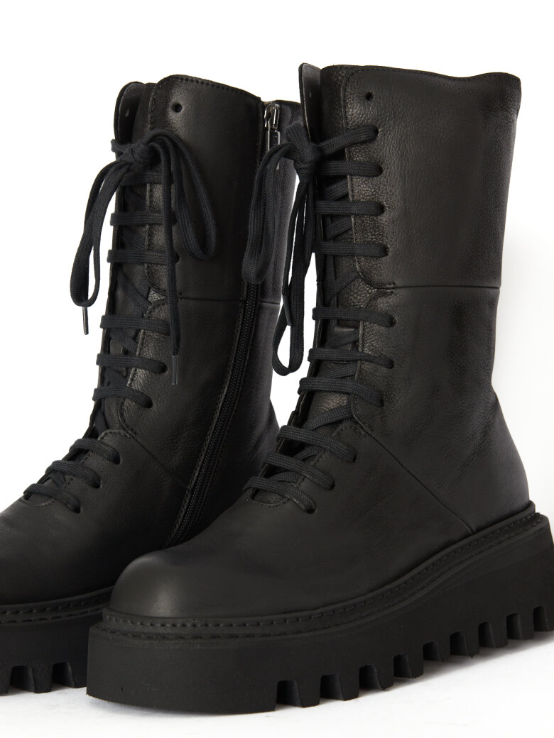 Lofina - Boot with laces and zipper