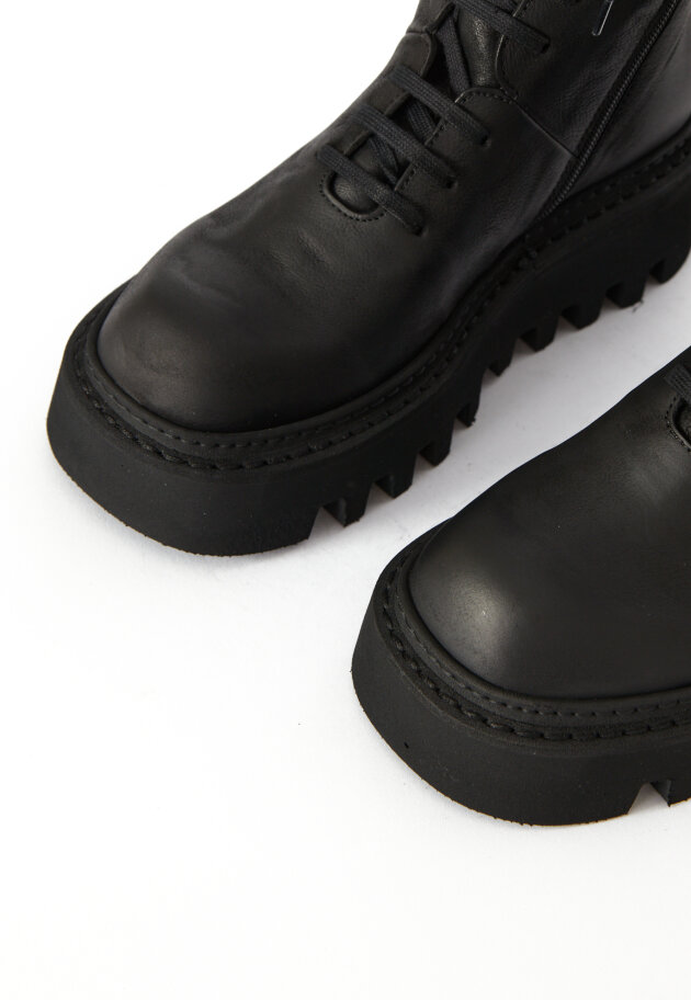 Lofina - Boot with laces and zipper