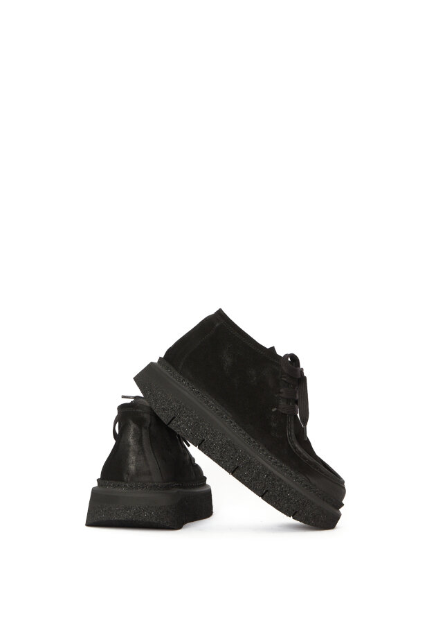Lofina - Low suede boot with laces