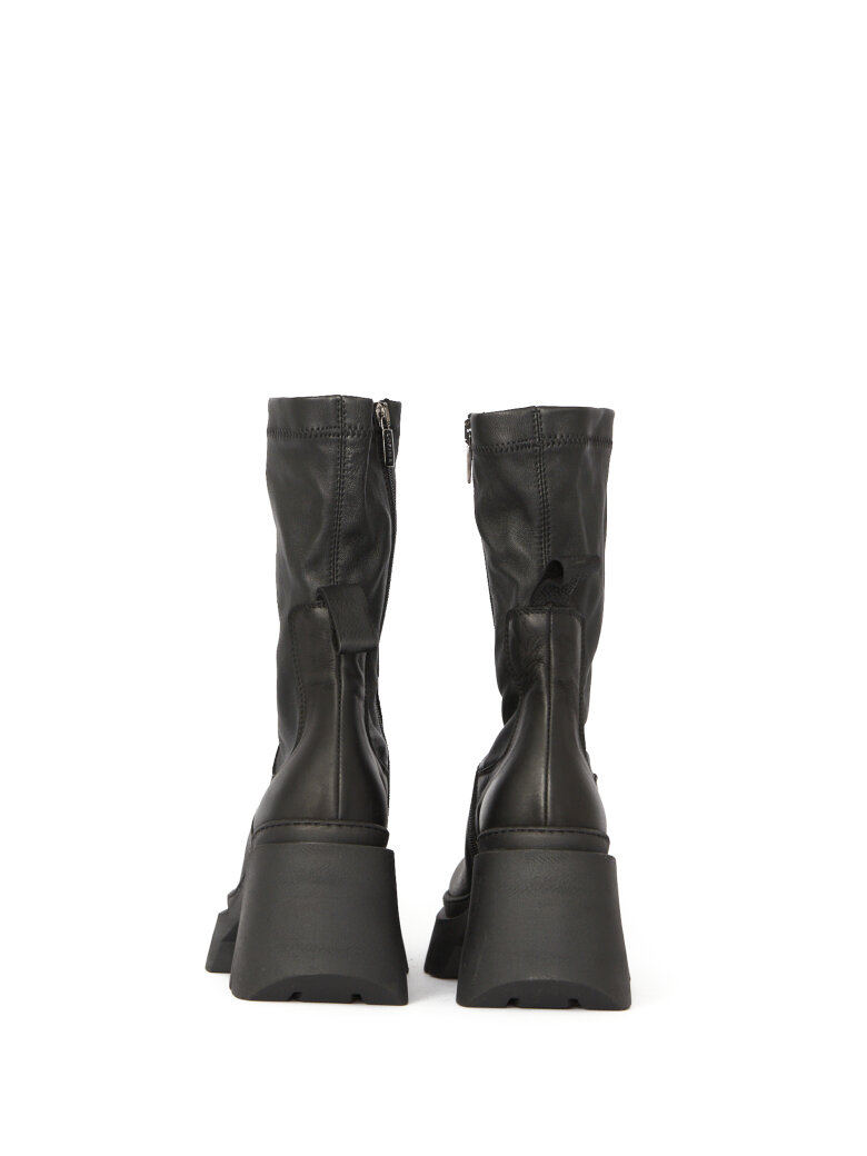 Lofina - Boot with high heel and a zipper