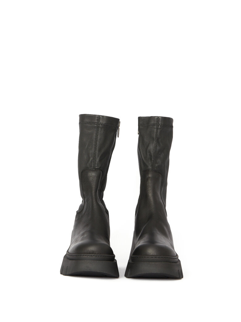 Lofina - Boot with high heel and a zipper