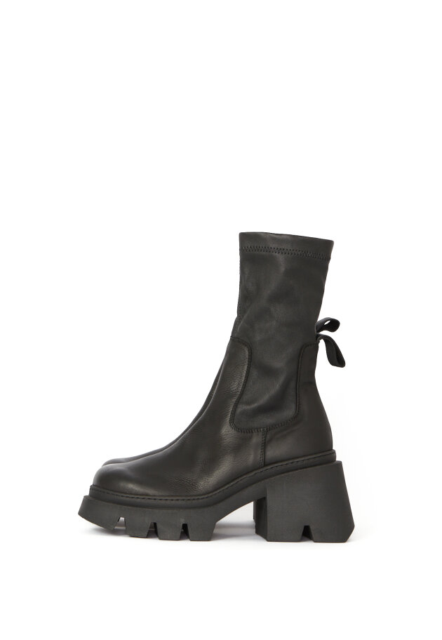 Lofina - Boot with high heel and a zipper Lofina - Boot with high heel and a zipper