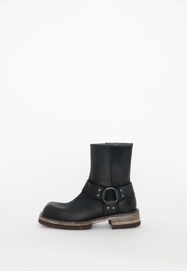 Sample boot