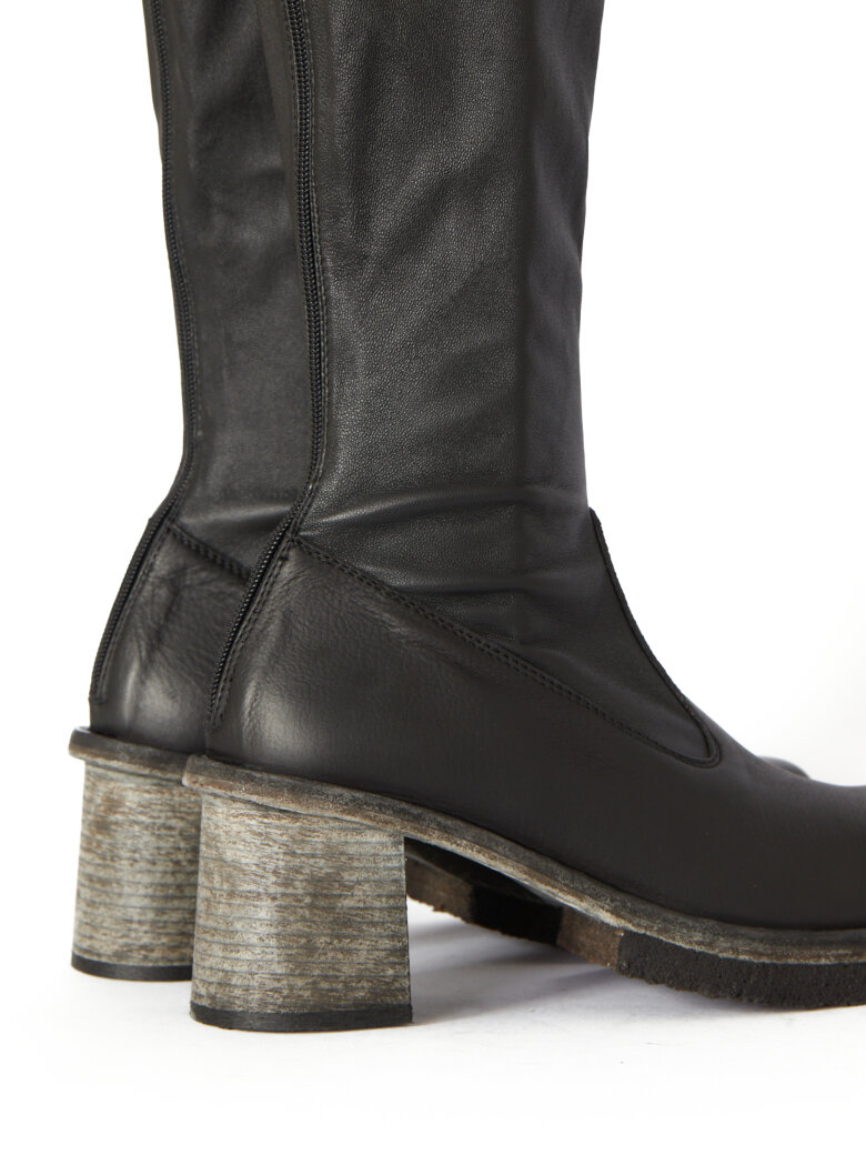 Lofina - Lang støvle med strækskind samt lædersål med rågummisål