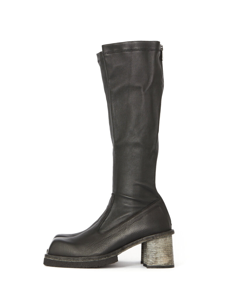 Lofina - Long boot with stretchskin and a leather sole