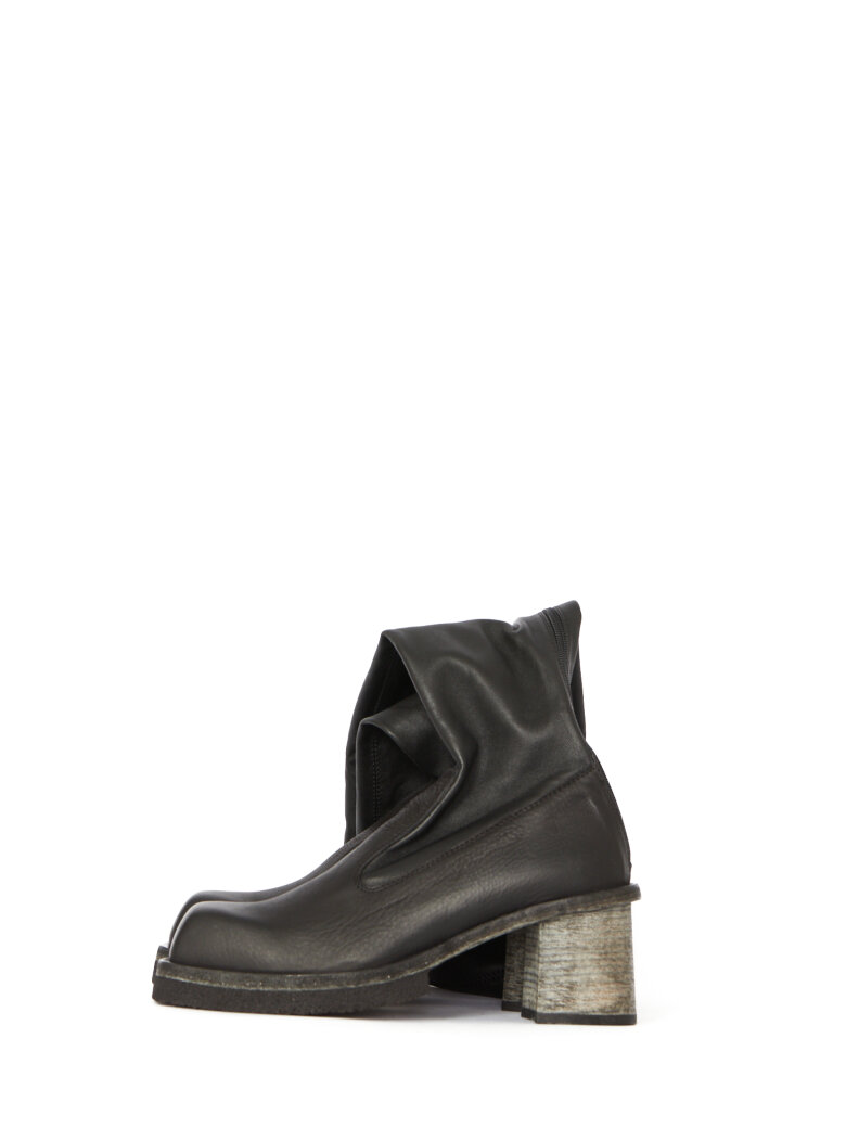 Lofina - Lang støvle med strækskind samt lædersål med rågummisål