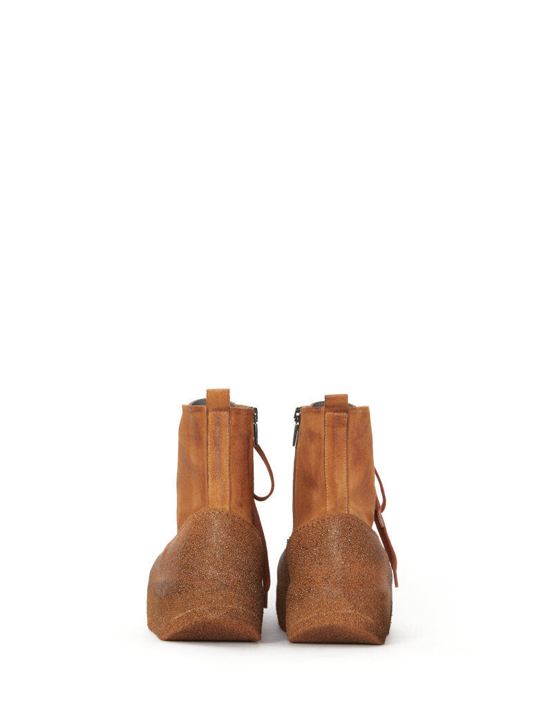 Lofina - Boot with laces and a zipper