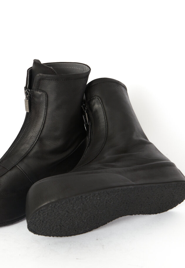 Lofina - Boot with front zipper
