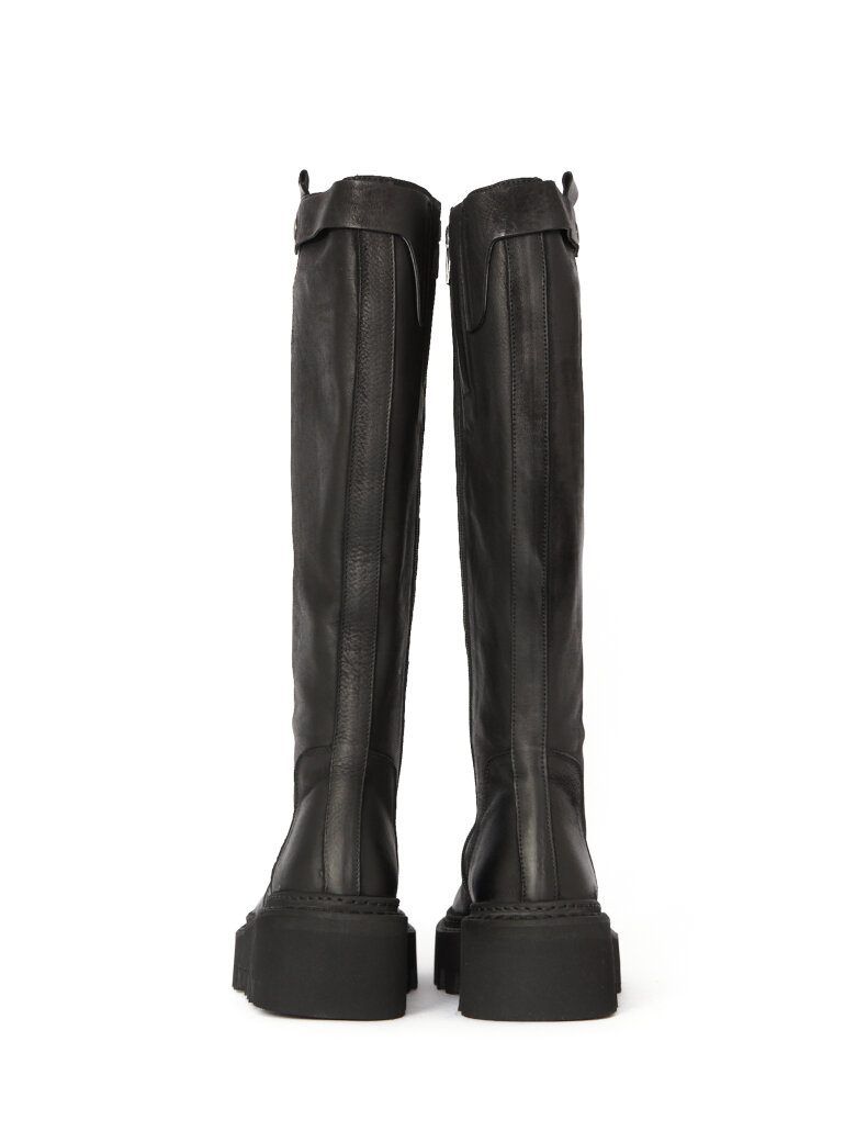 Lofina - Lang støvle med lynlås og knapper