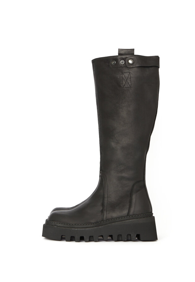 Lofina - Long boot with zipper and button