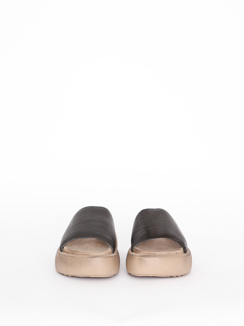 Lofina - Sandal with a suede footbed sole