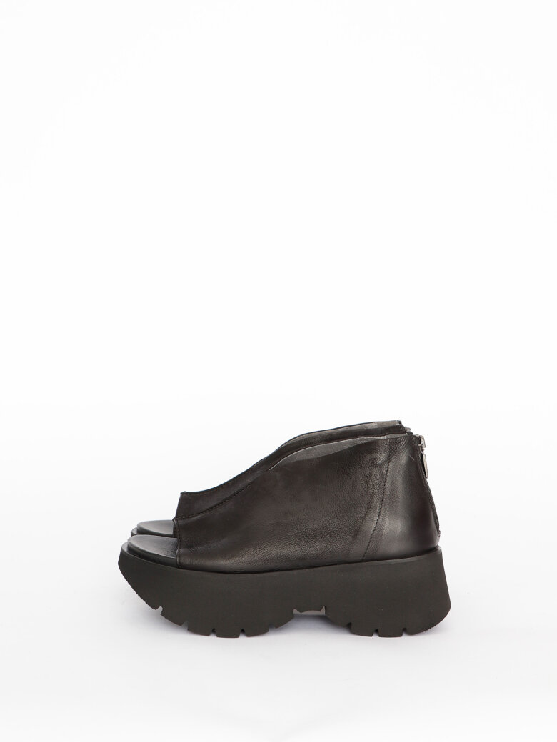 Lofina sandal med lynlås