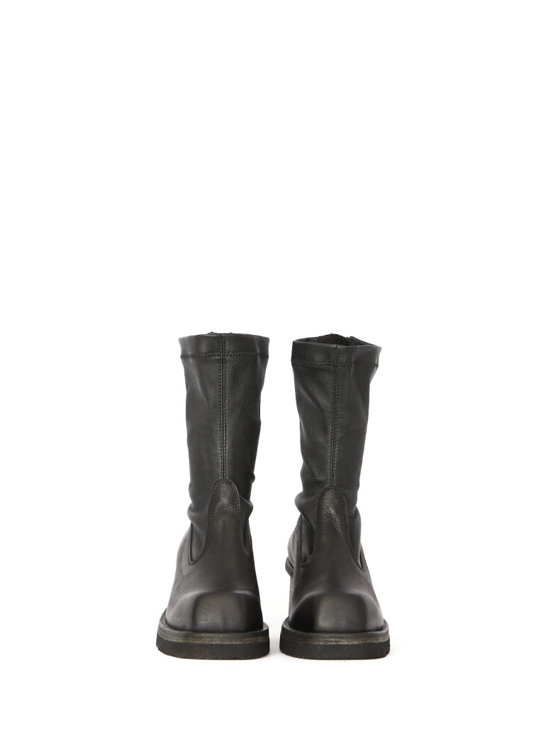 Lofina - Støvle med lynlås og lædersål