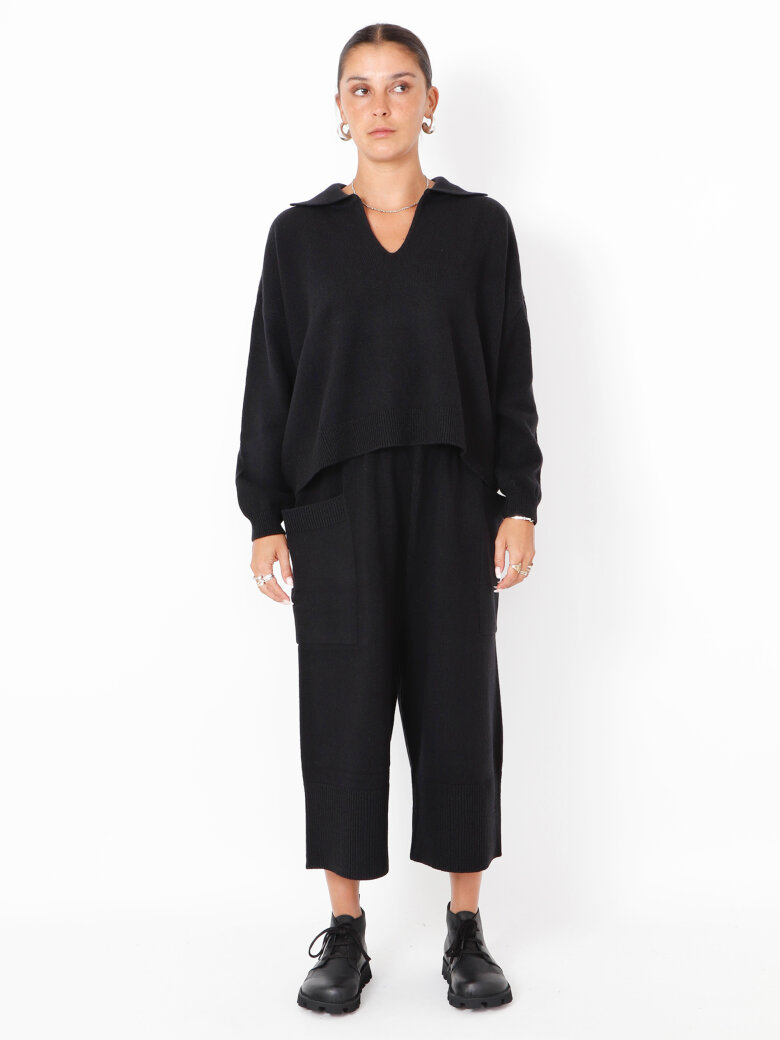 Sort Aarhus - Knitted 3/4 pants in merino wool