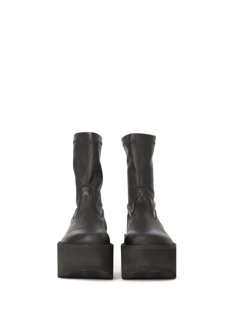 Sort Aarhus - Stretch leather boot with zipper and platform sole