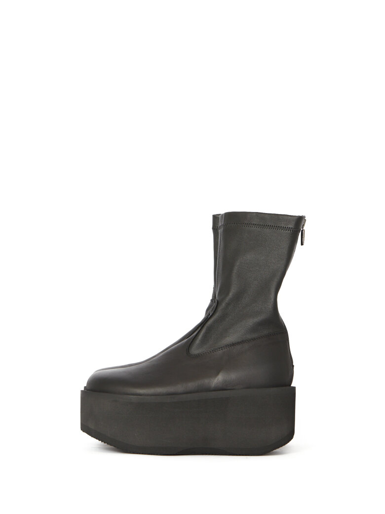 Sort Aarhus - Stretch leather boot with zipper and platform sole