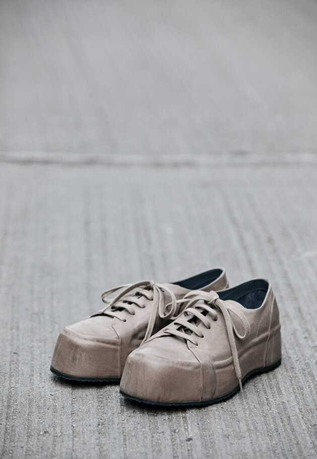 Lofina - Shoe with laces