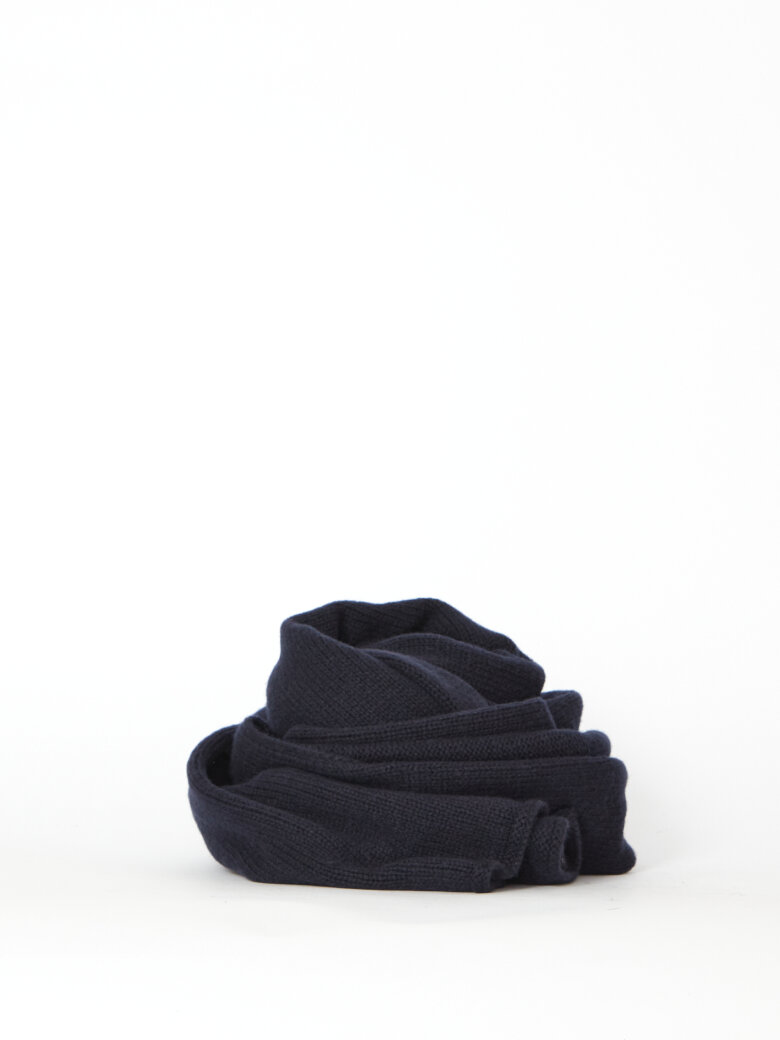 Sort Aarhus - Knitted scarf in merino wool